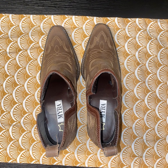 Myra Cowgirl Booties - Picture 2 of 4